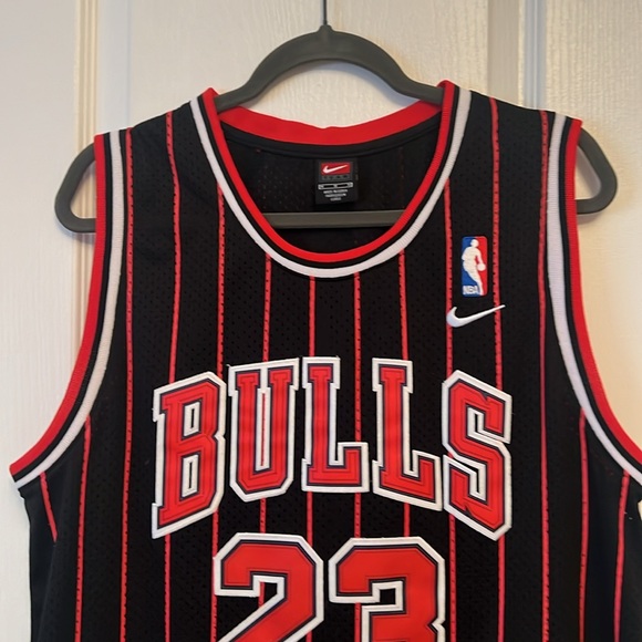 Nike NB Michael Jordan 23 Jersey - Picture 2 of 9